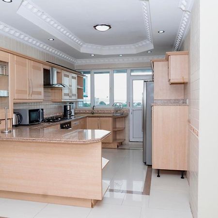 Luxury Apartment With Ocean View In Oyster Bay Dár Al-Szalám Kültér fotó