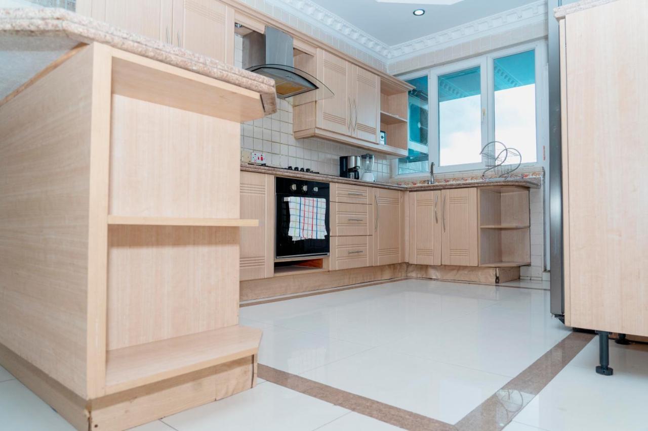 Luxury Apartment With Ocean View In Oyster Bay Dár Al-Szalám Kültér fotó